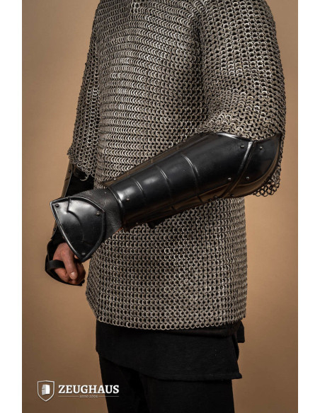 Bracciali medievali in acciaio...