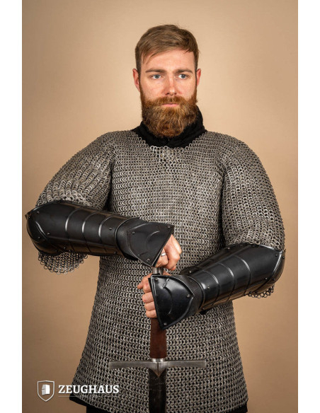 Bracciali medievali in acciaio...