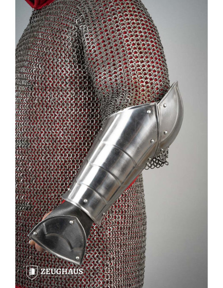 Bracciali medievali in acciaio lucido...