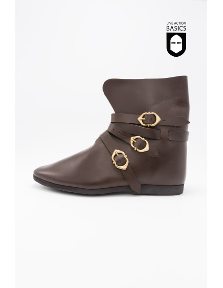 Stivali alti medievali con chiusura...