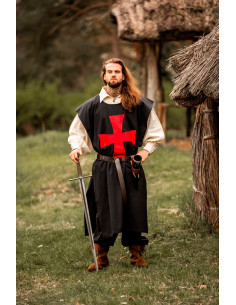 Sopravveste nera con Croce Templare rossa