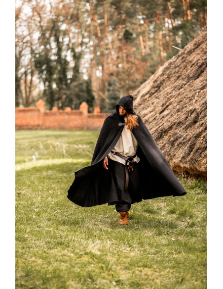 Mantello medievale corto con chiusura...