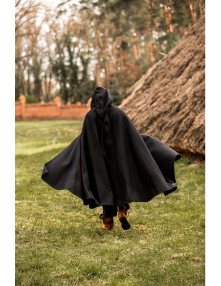 Mantello medievale corto con chiusura...