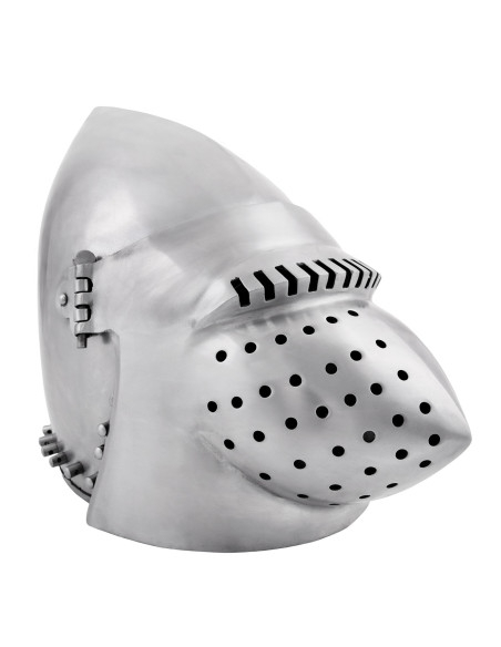 Bacino del castello medievale di...