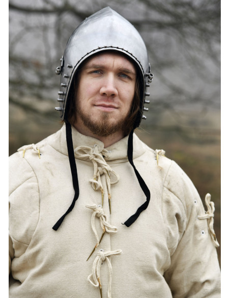 Bacino del castello medievale di...