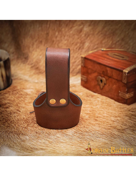 Baldacchino medievale in pelle per...