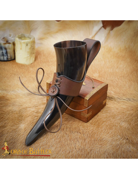 Baldacchino medievale in pelle per...