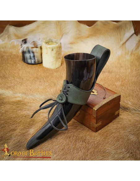 Baldacchino medievale in cuoio per...