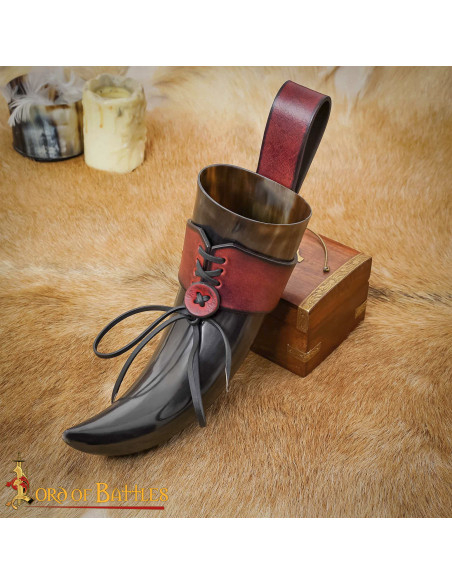 Baldacchino medievale in cuoio per...