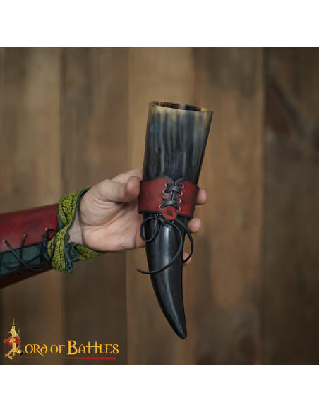 Baldacchino medievale in cuoio per...