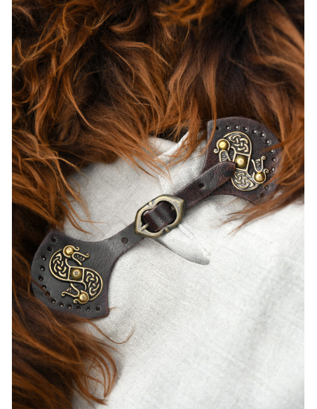 Chiusura di mantello medievale in...