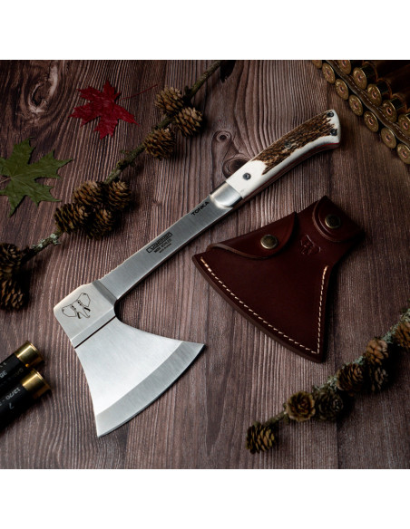 Ascia da caccia con manico in corno...