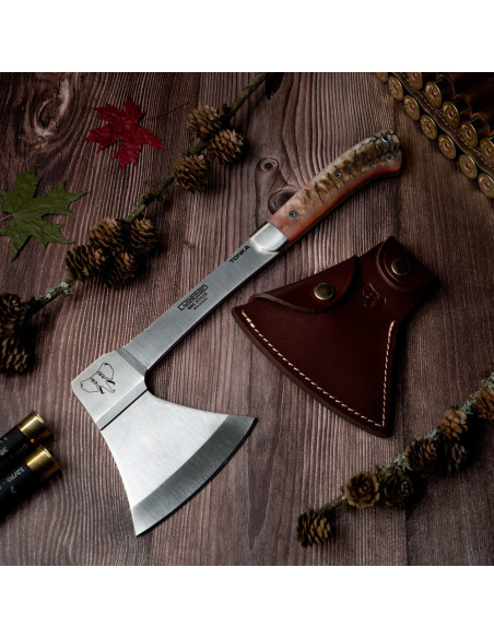 Ascia da caccia con manico in corno