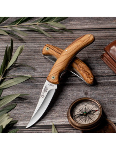 Coltello Cudeman manico in ulivo, 19 cm.
