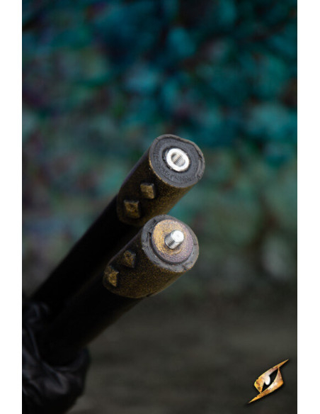 Lancia runica lunga in lattice per...