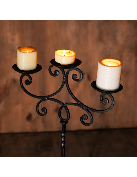 Candelabro medievale forgiato a mano