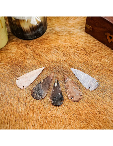 Punta di freccia in pietra selce...