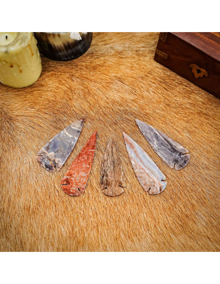 Punta di freccia in pietra selce...