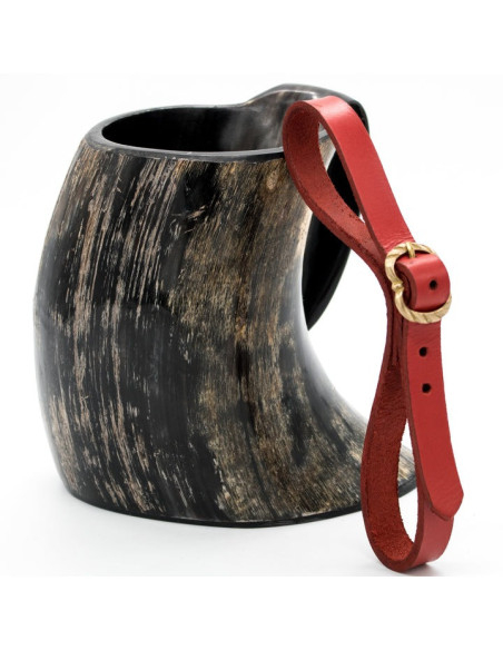 Brocca medievale con cinturino in...