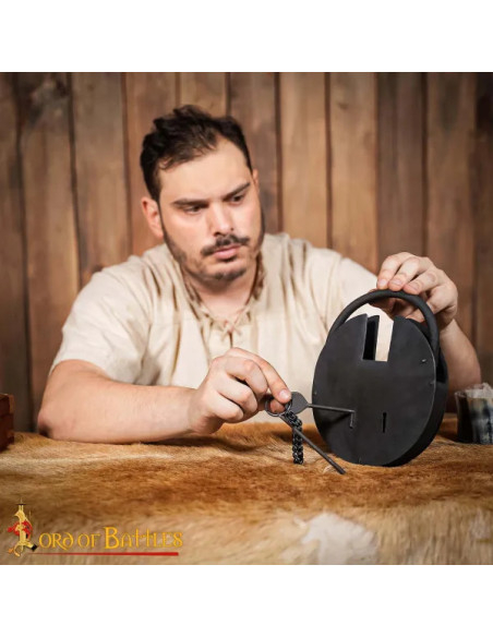 Lucchetto in ferro forgiato a mano...