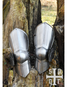 Proteggitori medievali in acciaio per ginocchio e coscia... 2