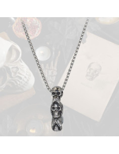 Collana gotica con 3 teschi saggio (4 cm.)