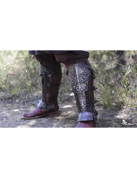 Grebe vichinghe Barbariche con incisioni