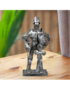 Guerriero medieval templare con porta-candele