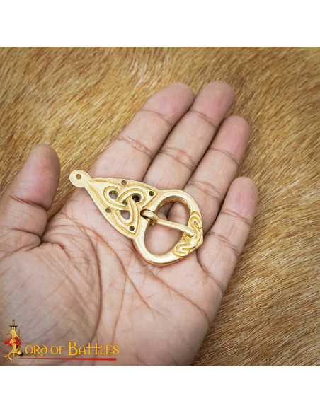 Fibbia di cintura vichinga con nodi...