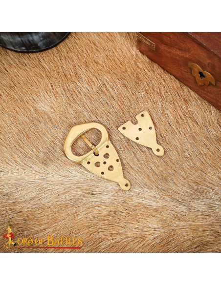 Fibbia di cintura vichinga con nodi...