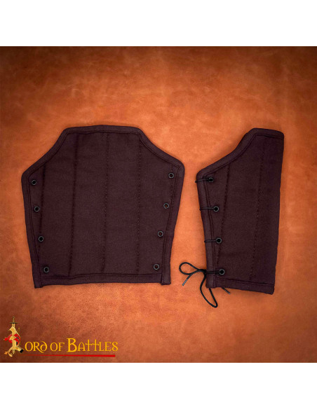 Brazaletti medievali imbottiti in...