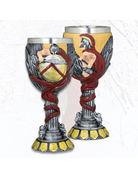 Coppa in resina decorata con casco...