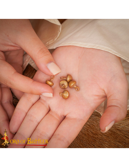 Confezione di 5 bottoni medievali in...