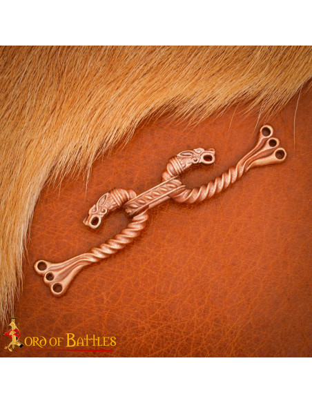 Chiusura di mantello celtico...