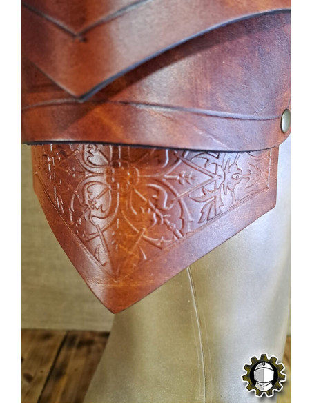 Spalline medievali in pelle modello...