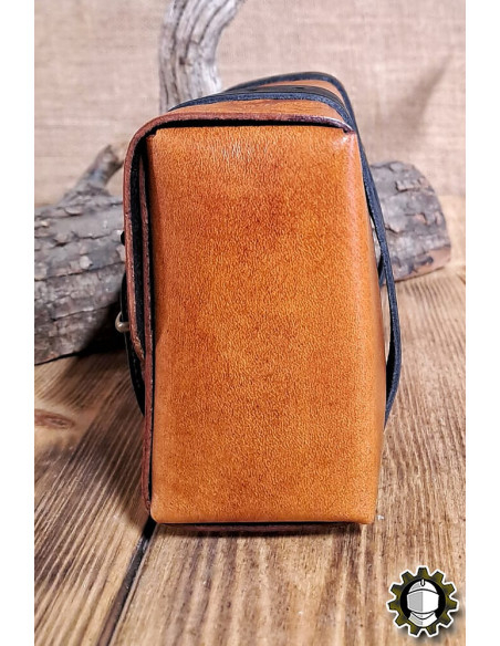 Borsa medievale in pelle modello...