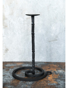 Candelabro per candele e supporto per elmi 2