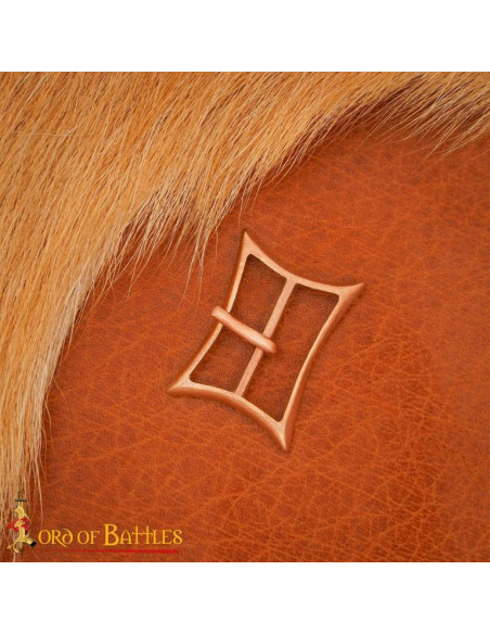 Fibbia di cintura medievale in bronzo...