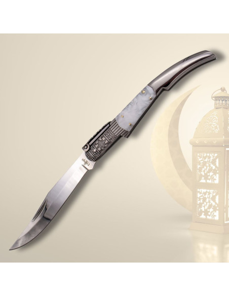 Navaja Carraca serie Perla con grabados