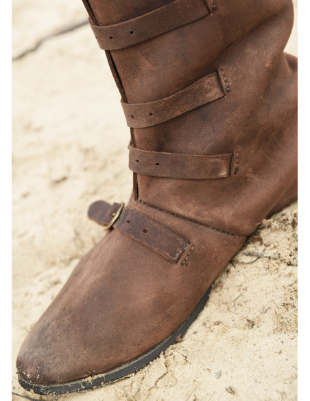 Stivali medievali alti con chiusura a...