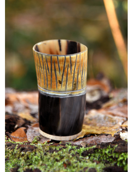 Tazza medievale in corno e legno (11...
