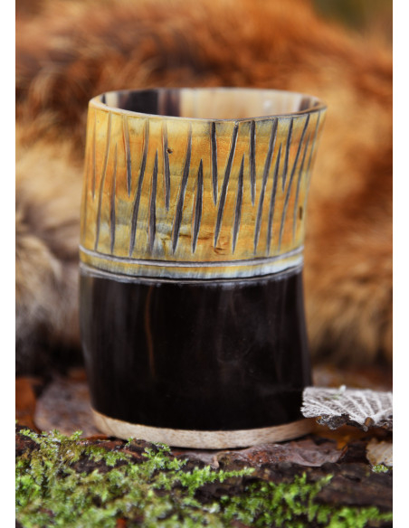 Tazza medievale in corno e legno (11...