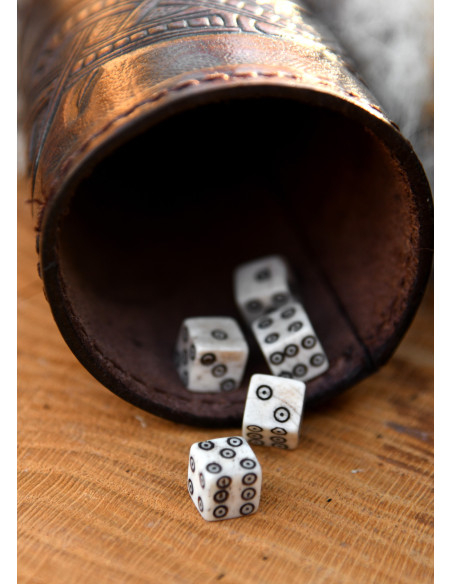 Dado vichingo realizzato in osso, 1...