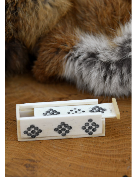 Scatolina Vikinga realizzata in osso Scatolina Vikinga realizzata in osso