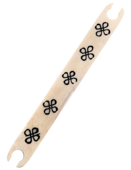 Navetta in osso con nodi celtici