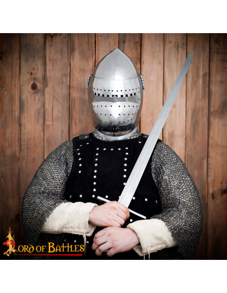 Bacinete medieval con visiera...