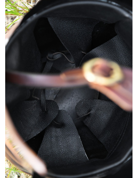 Elmo italo-corinzio, finitura anticata