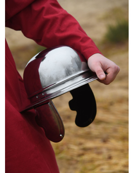 Elmo Gallico, tipo Alesia, in acciaio