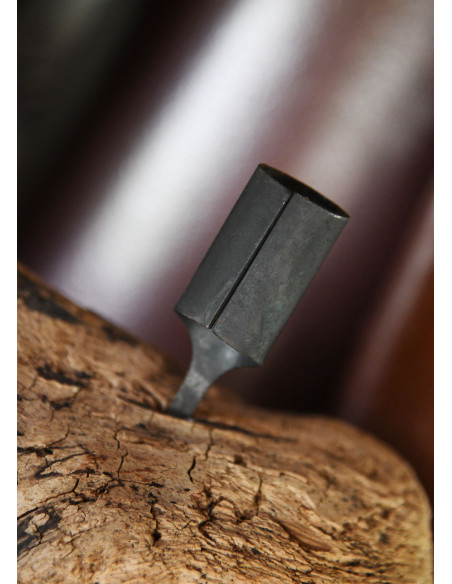 Candelabro medieval in acciaio