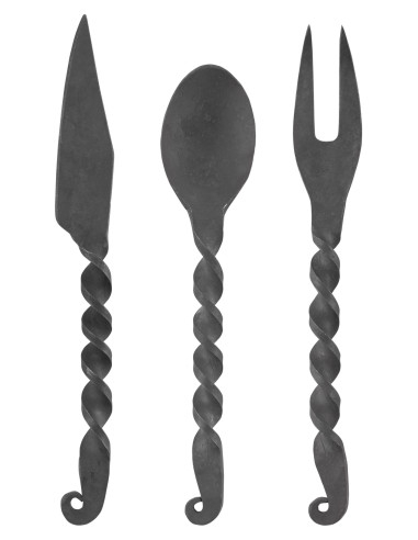 Set di posate medievali: coltello, forchetta e cucchiaio